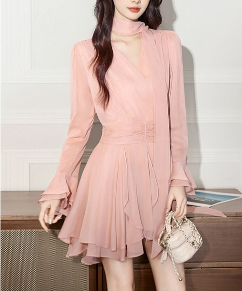 FREE STYLISTS（フリー スタイリスト）の「YUGA_YGMC　　Cache-coeur chiffon flared dress（ドレス・レディース・ベビーピンク/オフホワイト・M/L/XL/S）」の13枚目の写真