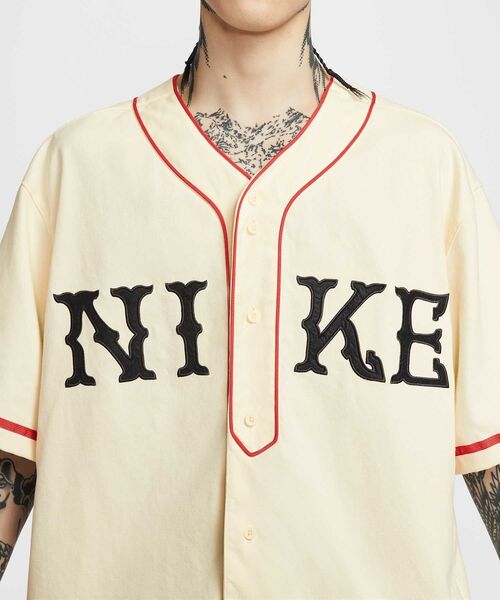 NIKE(ナイキ)の「ナイキ ライフ メンズ ショートスリーブ ヴィンテージ スポーツ トップス / Nike Life Men's Short-Sleeve Vintage Sport Top IF2230-113 Coconut Milk(ジャージ・メンズ・ホワイト系その他2・S/XL/2XL/M/L)」の4枚目の写真