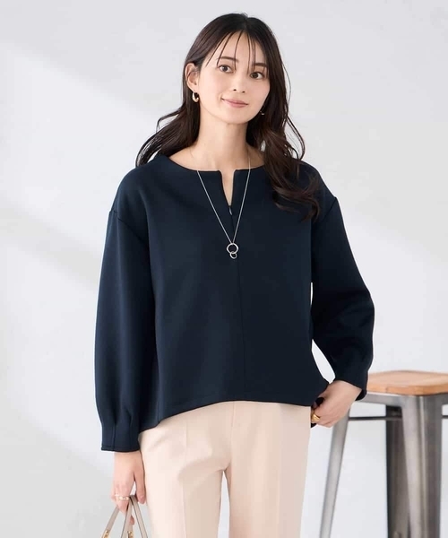 a.v.v（アーヴェヴェ）の「ZIP付きダンボールプルオーバー（スウェット・レディース・アイボリー/ダークインディゴブルー/ネイビー・36/38/40）」の11枚目の写真