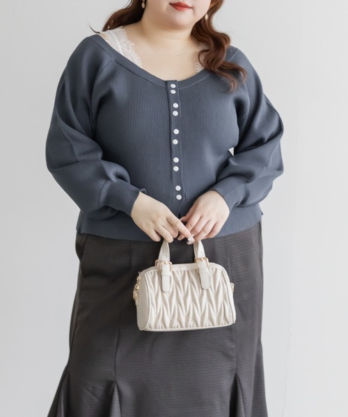 CLETTE（クレット）の「CLETTEオリジナルレースレイヤード風フロントボタンニット（ニット/セーター・レディース・チャコールグレー/ブルー/ピンク・4L/3L/LL）」の7枚目の写真