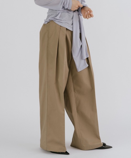 duei チノパンツ duei（デュイ）の「ハイウエストツータックチノパンツ（チノパンツ