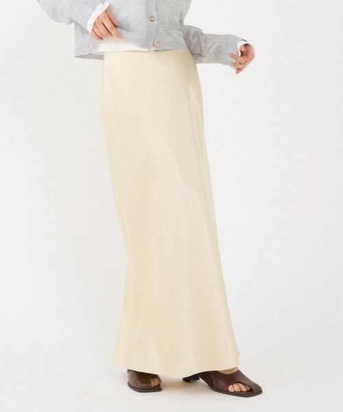LAGUNAMOON(ラグナムーン)の「【接触冷感】スリットサテンナロースカート 【夏服】【オフィスカジュアル】(スカート・レディース・イエロー/アイボリー/ミント・MEDIUM/SMALL)」の3枚目の写真