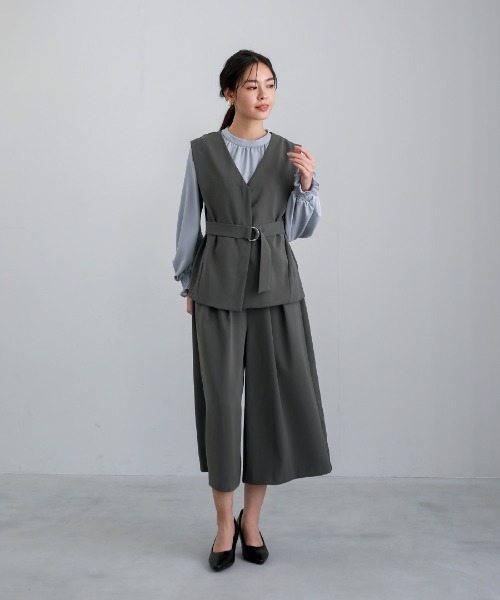 White Collection（ホワイトコレクション）の「【 ディテール映え 】ソフトツイル・袖口シャーリングフレアブラウス（シャツ/ブラウス・レディース・スモークピンク/オフホワイト/グレイッシュブルー・S/M/L）」の17枚目の写真