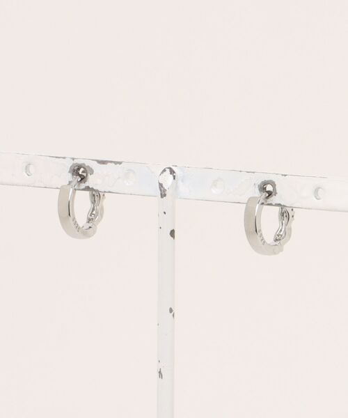 Burner(バーナー)の「【Sonu jewelry(ソヌジュエリー)】ビジューラインフープピアス son-pierce-64-3【RBTS】(ピアス(両耳用)・レディース・シルバー・FREE)」の2枚目の写真