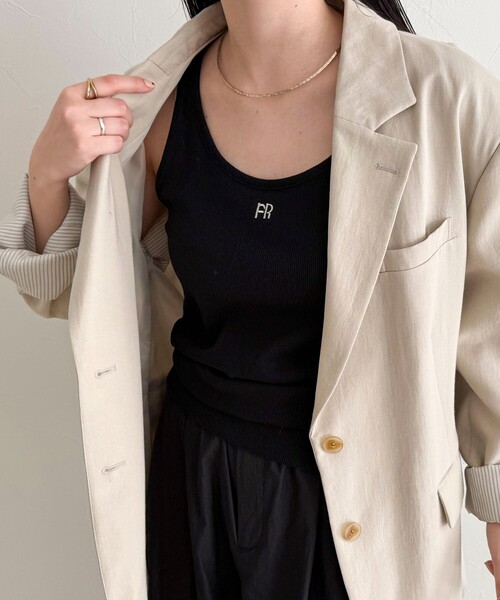 fredy emue（フレディエミュ）の「FR刺繍タンクトップ（タンクトップ・レディース・ブラック/ライトグレー/チャコールグレー/オフホワイト・38）」の5枚目の写真