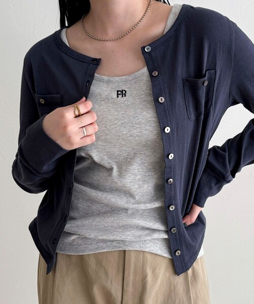 fredy emue（フレディエミュ）の「FR刺繍タンクトップ（タンクトップ・レディース・ブラック/ライトグレー/チャコールグレー/オフホワイト・38）」の16枚目の写真