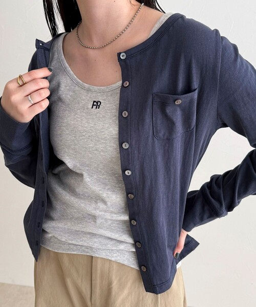 fredy emue（フレディエミュ）の「FR刺繍タンクトップ（タンクトップ・レディース・ブラック/ライトグレー/チャコールグレー/オフホワイト・38）」の17枚目の写真