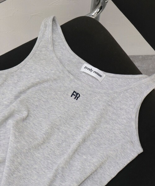 fredy emue（フレディエミュ）の「FR刺繍タンクトップ（タンクトップ・レディース・ブラック/ライトグレー/チャコールグレー/オフホワイト・38）」の18枚目の写真