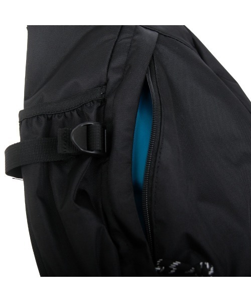 Columbia(コロンビア)の「撥水 ボディーバッグ サコッシュ 8L(ボディバッグ/ウエストポーチ・メンズ・グレー/ブラック/カーキ・FREE)」の13枚目の写真