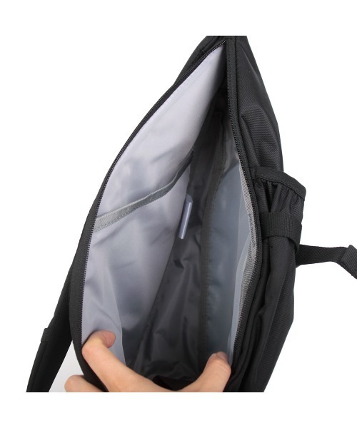 Columbia(コロンビア)の「撥水 ボディーバッグ サコッシュ 8L(ボディバッグ/ウエストポーチ・メンズ・グレー/ブラック/カーキ・FREE)」の15枚目の写真