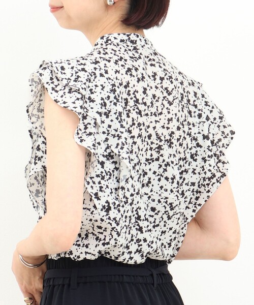 MICO COULIER（ミコクリエ）の「肩フリルブラウス（シャツ/ブラウス・レディース・ホワイト系その他/ブラック系その他・38）」の8枚目の写真