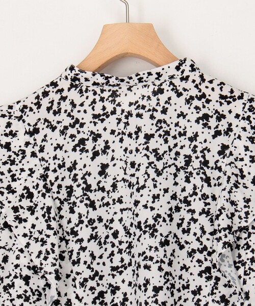 MICO COULIER（ミコクリエ）の「肩フリルブラウス（シャツ/ブラウス・レディース・ホワイト系その他/ブラック系その他・38）」の15枚目の写真