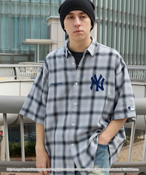 MLB(メジャーリーグベースボール)の「MLB/メジャーリーグベースボール 別注 ロゴ刺繍 アソートチェック オーバーサイズ レギュラーカラー半袖シャツ(シャツ/ブラウス・メンズ・ブラック系/ベージュ系/ブラック/ブラウン/レッド/ネイビー系/グレー・M/L)」の12枚目の写真