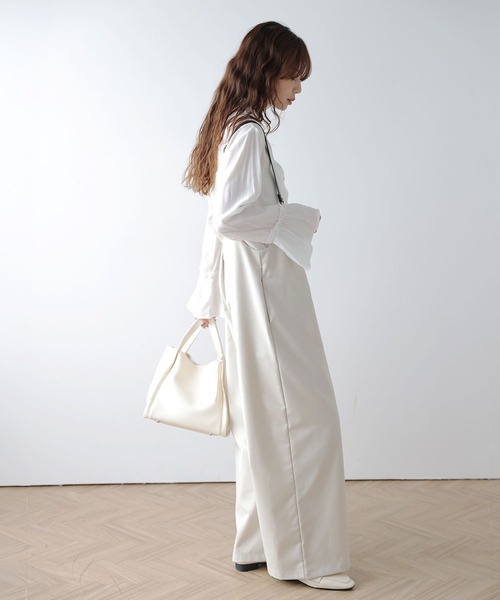 La-gemme(ラジェム)の「サスペンダー付きワイドサロペット(サロペット/オーバーオール・レディース・ブラック/アイボリー/ベージュ/チェック・フリー)」の7枚目の写真