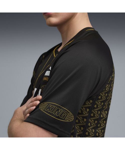 PUMA（プーマ）の「PUMA プーマ ユニセックス キング エクストラヴァガンザ 半袖 シャツ（Tシャツ/カットソー・メンズ・ブラック/グリーン系その他3/ネイビー・XX-LARGE/X-LARGE/LARGE/SMALL/MEDIUM）」の6枚目の写真