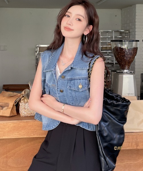 emi+(エミプラス)の「ショート丈デニムベスト(ベスト・レディース・インディゴブルー/ブルー・FREE)」の14枚目の写真