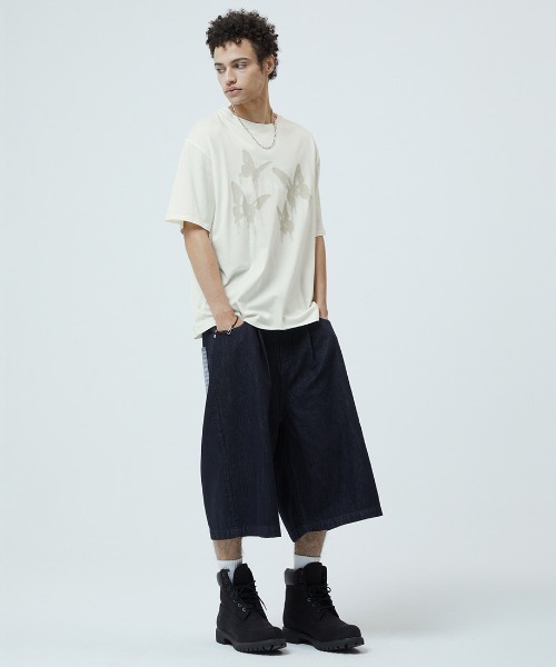 MAHAGRID(マハグリッド)の「『mahagrid/マハグリッド』PIGMENT BUTTERFLY GOTH TEE/ピグメント バタフライ ゴス Tシャツ(Tシャツ/カットソー・レディース・アイボリー/チャコールグレー・M)」の4枚目の写真