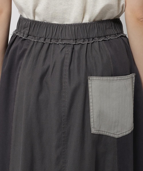niko and...（ニコアンド）の「リメイクライクセミフレアスカート（スカート・レディース・アイボリー/カーキ/チャコール・FREE）」の15枚目の写真