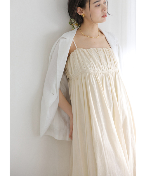 La TOTALITE（ラトータリテ）の「《WEB限定》【洗える】ギャザーキャミワンピース（ワンピース・レディース・ブラック/ホワイト/ベージュ・38/36）」の3枚目の写真