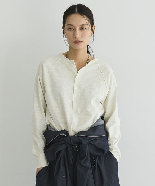 GARAGE OF GOOD CLOTHING(ガレージオブグッドクロージング)の「【日本製】前後2Wayコンパクトプルオーバー(Tシャツ/カットソー・レディース・ライトグレー/オフホワイト/ネイビー・FREE)」の1枚目の写真
