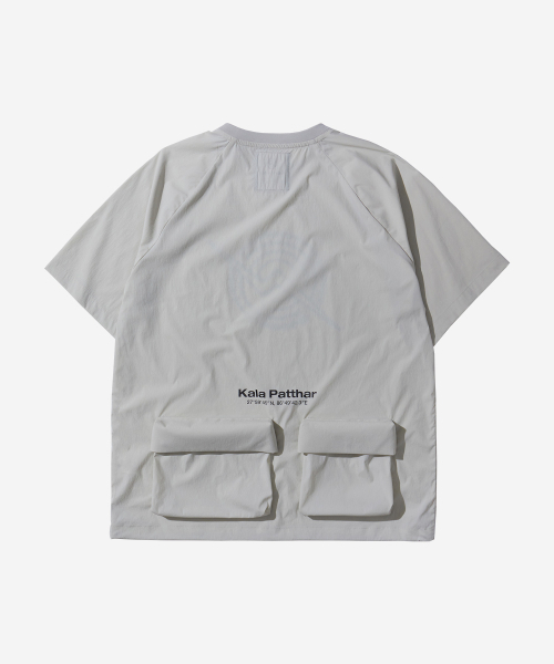 KALAPATTHAR(カラパタール)の「Woven Logo Back Pocket T-Shirt - Light Gray(Tシャツ/カットソー・メンズ・その他・MEDIUM/LARGE/X-LARGE)」の3枚目の写真
