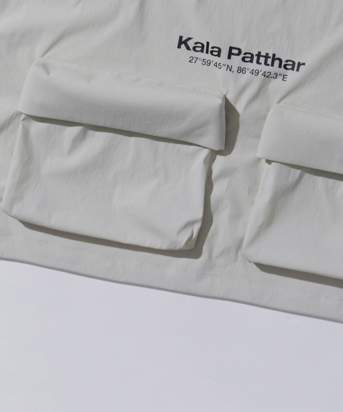 KALAPATTHAR(カラパタール)の「Woven Logo Back Pocket T-Shirt - Light Gray(Tシャツ/カットソー・メンズ・その他・MEDIUM/LARGE/X-LARGE)」の6枚目の写真