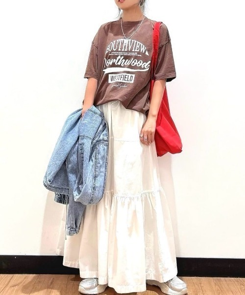 Right-on(ライトオン)の「HONEYSUCKLE ROSE(ハニーサックルローズ)アシッド加工ロゴプリントTシャツ(Tシャツ/カットソー・レディース・ネイビー/ブラウン/ダークグレー/キナリ・S/M/L)」の17枚目の写真