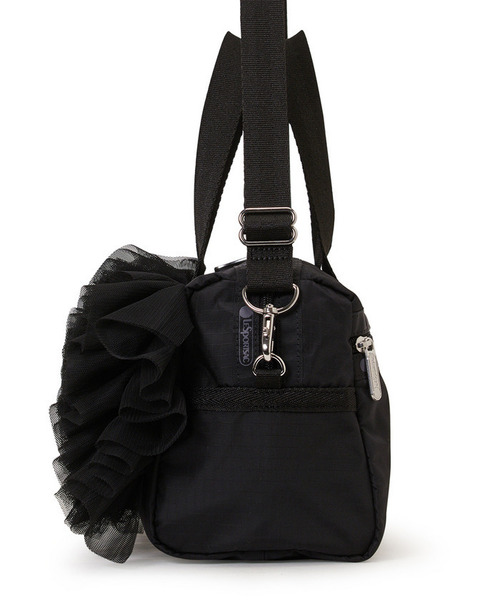 LeSportsac（レスポートサック）の「RUFFLE EVERYDAY SM SATCHEL ブラックレースラッフル（ショルダーバッグ・レディース・ブラック・FREE）」の5枚目の写真