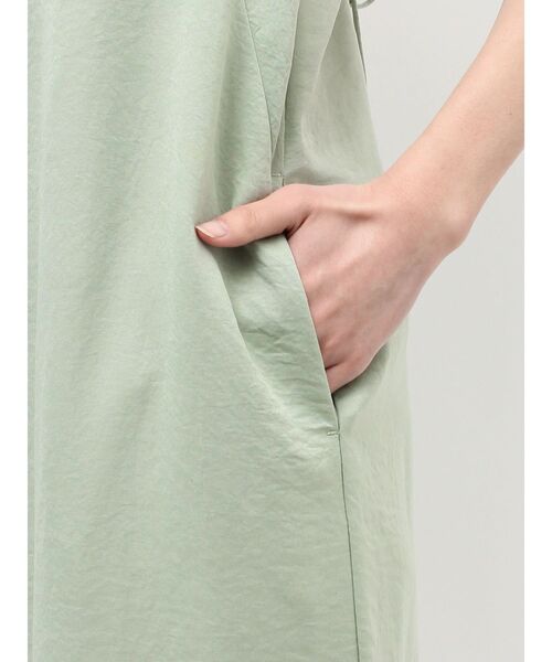 Ungrid（アングリッド）の「アイラインキャミワンピース（ワンピース・レディース・ブラック/アイボリー/グリーン・FREE）」の22枚目の写真
