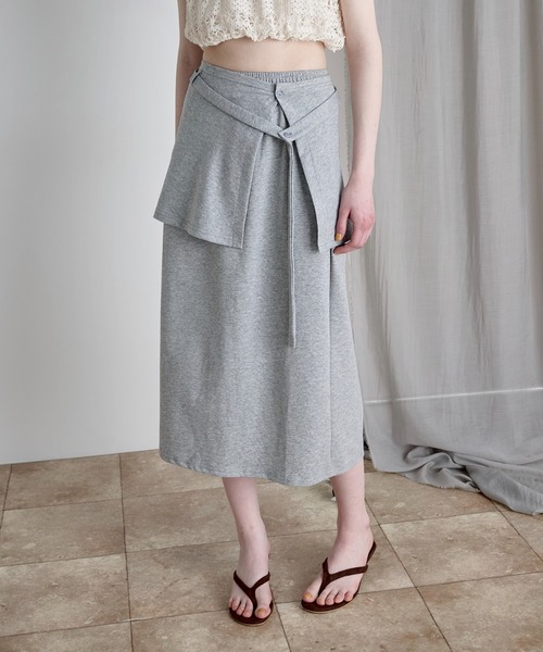LOSCa(ロスカ)の「ラップスカート付き Iラインスカート(スカート・レディース・グレー/ブラック・FREE)」の2枚目の写真