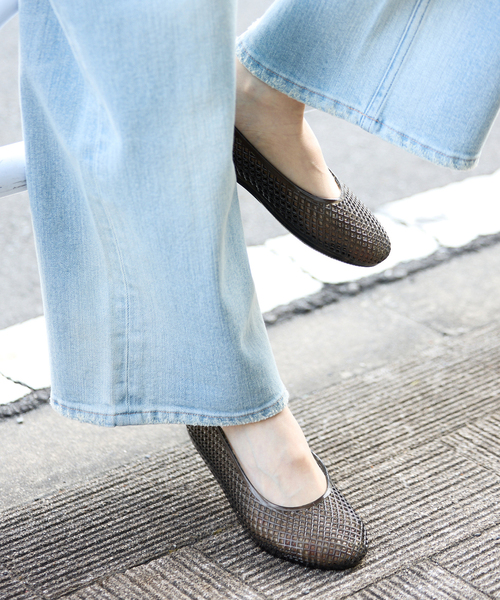 MOHI(モヒ)の「《別注カラーあり》MOHI/モヒ メッシュフラットシューズ 3-2533- PVC(パンプス・レディース・ベージュ/ブラック・38/37/36/39)」の5枚目の写真