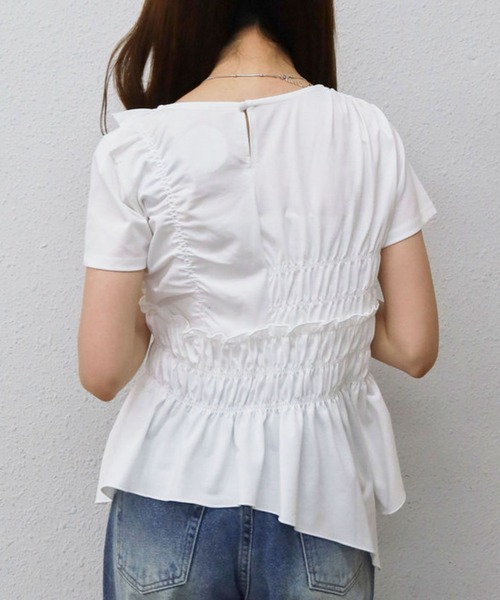 archives(アルシーヴ)の「【アシメフリルで視線を惹く主役TEE】アシメギャザーフリルTEE(Tシャツ/カットソー・レディース・クリーム/ブラック/オフホワイト・MEDIUM)」の18枚目の写真