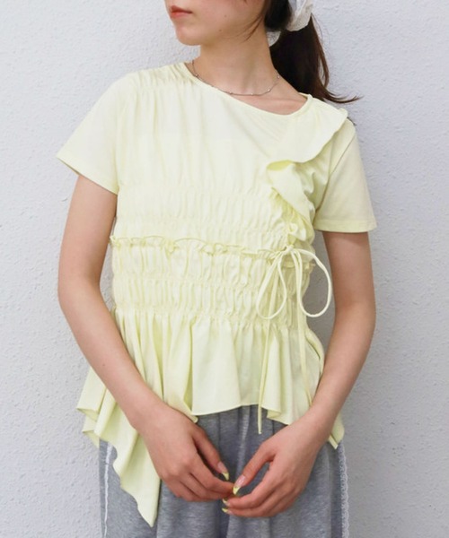 archives(アルシーヴ)の「【アシメフリルで視線を惹く主役TEE】アシメギャザーフリルTEE(Tシャツ/カットソー・レディース・クリーム/ブラック/オフホワイト・MEDIUM)」の6枚目の写真