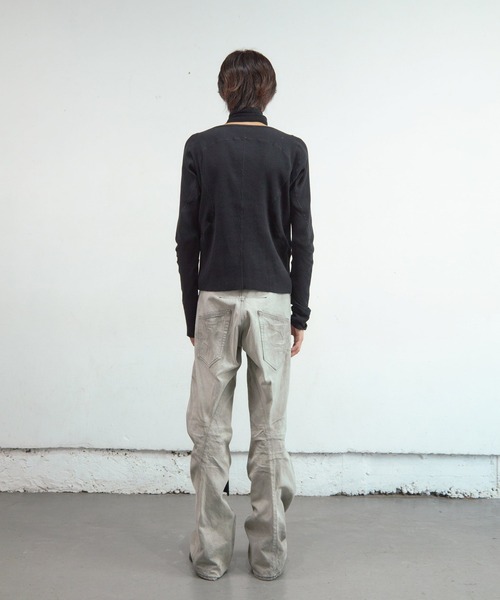 NVRFRGT(ネヴァーフォーゲット)の「3D TWISTED JEANS 3.0(デニムパンツ・メンズ・グレー・1/2/3)」の4枚目の写真