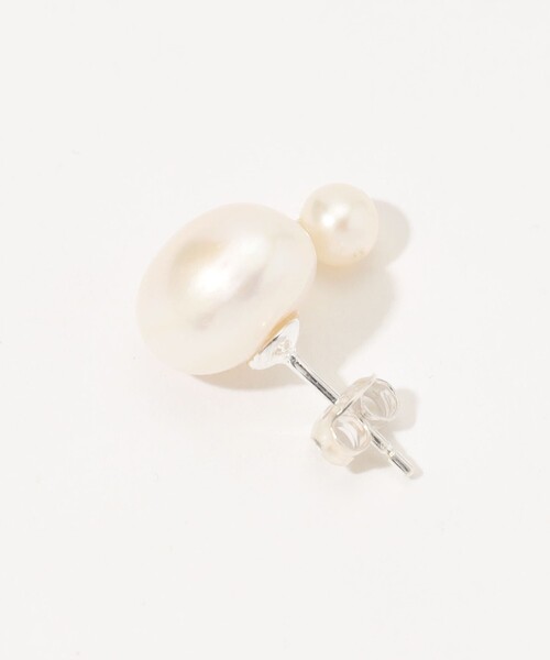 RAGBAG STUDIO(ラグバッグストゥディオズ)の「RAGBAG LUMORA SMALL STUDS ピアス(ピアス(両耳用)・レディース・ホワイト系その他・FREE)」の4枚目の写真