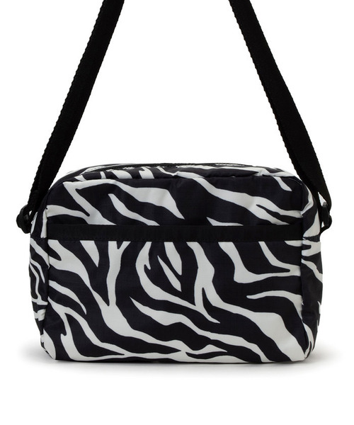 LeSportsac(レスポートサック)の「DANIELLA CROSSBODY クリームブラックゼブラ(ショルダーバッグ・レディース・ブラック・FREE)」の9枚目の写真