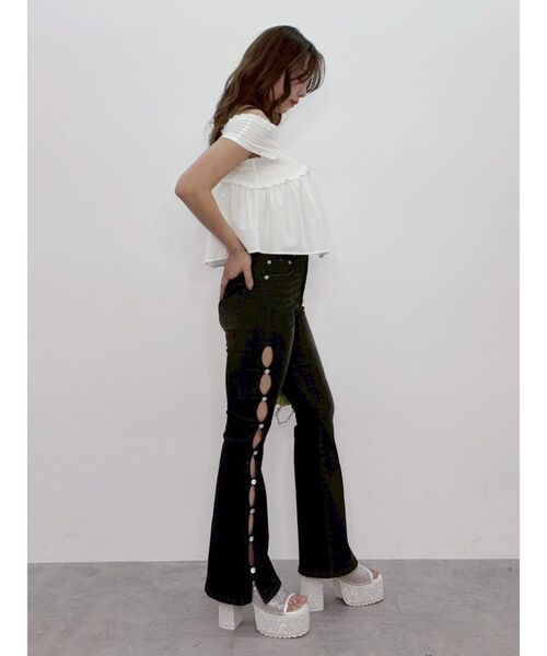 EVRIS(エヴリス)の「【再入荷!】サイドビジューフレアデニムパンツ ハイウエスト(デニムパンツ・レディース・ブルー/インディゴブルー/ブラック・X-SMALL/MEDIUM/SMALL)」の7枚目の写真