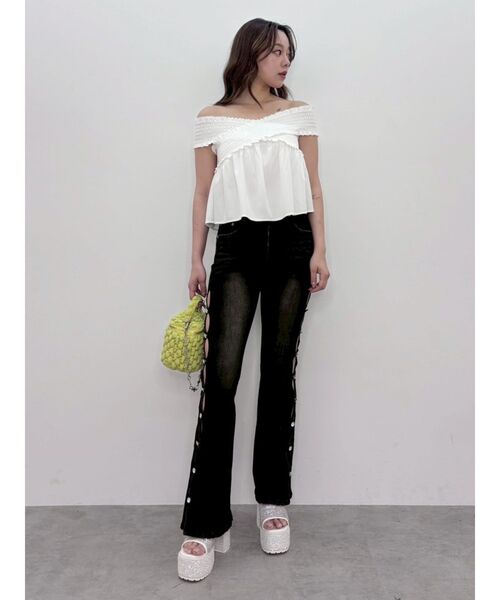 EVRIS(エヴリス)の「【再入荷!】サイドビジューフレアデニムパンツ ハイウエスト(デニムパンツ・レディース・ブルー/インディゴブルー/ブラック・X-SMALL/MEDIUM/SMALL)」の9枚目の写真