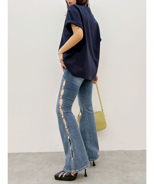 EVRIS(エヴリス)の「【再入荷!】サイドビジューフレアデニムパンツ ハイウエスト(デニムパンツ・レディース・ブルー/インディゴブルー/ブラック・X-SMALL/MEDIUM/SMALL)」の11枚目の写真