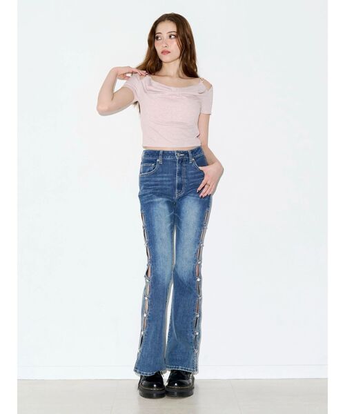 EVRIS(エヴリス)の「【再入荷!】サイドビジューフレアデニムパンツ ハイウエスト(デニムパンツ・レディース・ブルー/インディゴブルー/ブラック・X-SMALL/MEDIUM/SMALL)」の17枚目の写真