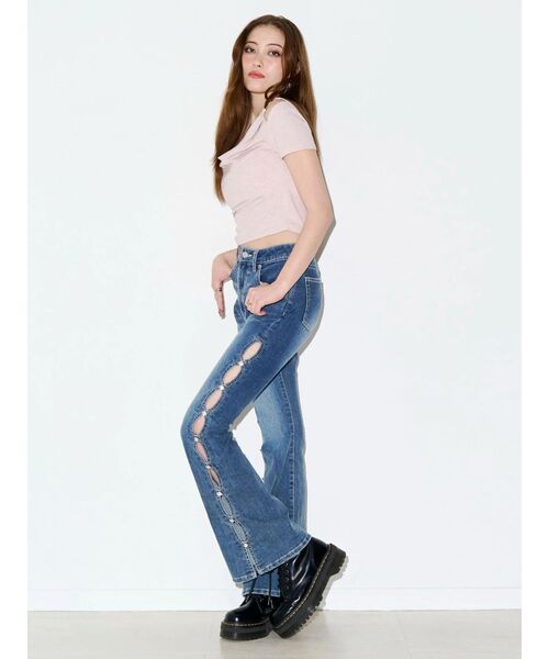 EVRIS(エヴリス)の「【再入荷!】サイドビジューフレアデニムパンツ ハイウエスト(デニムパンツ・レディース・ブルー/インディゴブルー/ブラック・X-SMALL/MEDIUM/SMALL)」の19枚目の写真