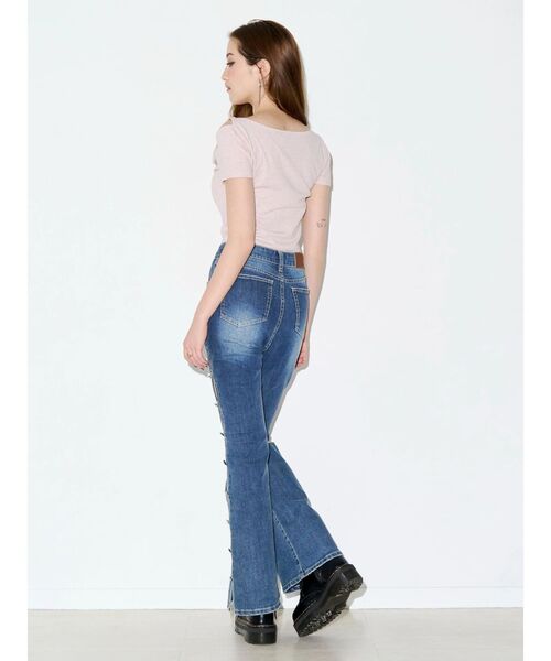 EVRIS(エヴリス)の「【再入荷!】サイドビジューフレアデニムパンツ ハイウエスト(デニムパンツ・レディース・ブルー/インディゴブルー/ブラック・X-SMALL/MEDIUM/SMALL)」の20枚目の写真