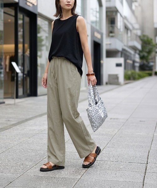 STYLE DELI(スタイルデリ)の「涼しいシボ感ギャザーワイドパンツ(その他パンツ・レディース・サンドベージュ/ナチュラル・FREE/TALL)」の20枚目の写真