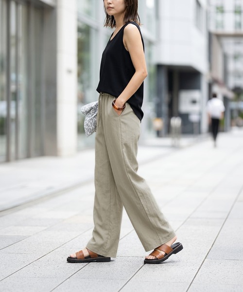 STYLE DELI(スタイルデリ)の「涼しいシボ感ギャザーワイドパンツ(その他パンツ・レディース・サンドベージュ/ナチュラル・FREE/TALL)」の3枚目の写真