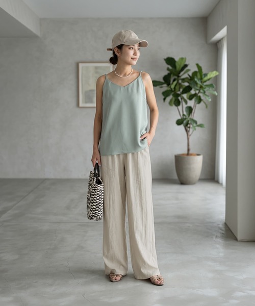 STYLE DELI(スタイルデリ)の「涼しいシボ感ギャザーワイドパンツ(その他パンツ・レディース・サンドベージュ/ナチュラル・FREE/TALL)」の9枚目の写真