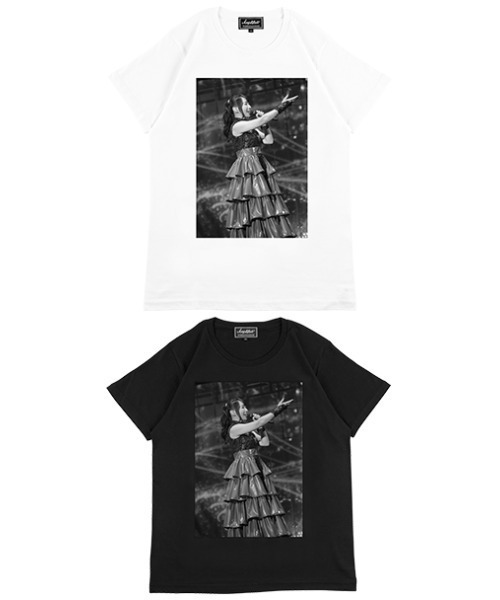 MEDICOM TOY(メディコムトイ)の「Amplifier “水樹奈々” TEE Design - B(Tシャツ/カットソー・メンズ・ホワイト/ブラック・SMALL/MEDIUM/LARGE/X-LARGE)」の4枚目の写真