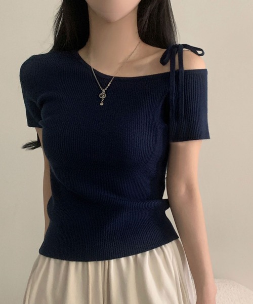 Girly Doll(ガーリードール)の「リボンワンショルダー半袖リブニット(その他トップス・レディース・グリーン/ピンク/オフホワイト/ネイビー/ピンクベージュ・FREE)」の4枚目の写真