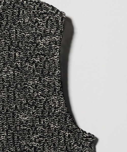 UNITED ARROWS（ユナイテッドアローズ）の「ミックス フリンジ ノースリーブ ニット（ベスト・レディース・ブラック・FREE）」の7枚目の写真