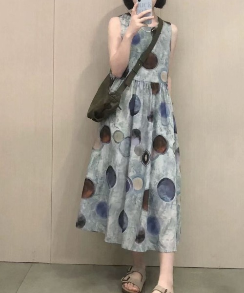 AMAJI(アマジ)の「水玉プリント ノースリーブ ワンピース(ワンピース・レディース・マルチ・LARGE/X-LARGE)」の2枚目の写真