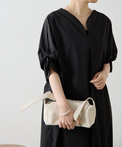 ear PAPILLONNER(イアパピヨネ)の「ハートネック袖タックワンピース【SUM1 STYLE】(ワンピース・レディース・ライトベージュ/ブラック・FREE)」の21枚目の写真